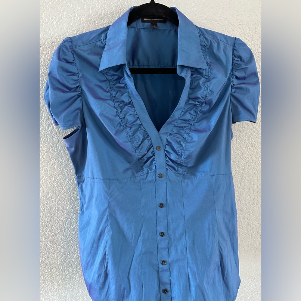 Express V-Neck Ruched front Side Zip Top in Irridecent Blue Size Large